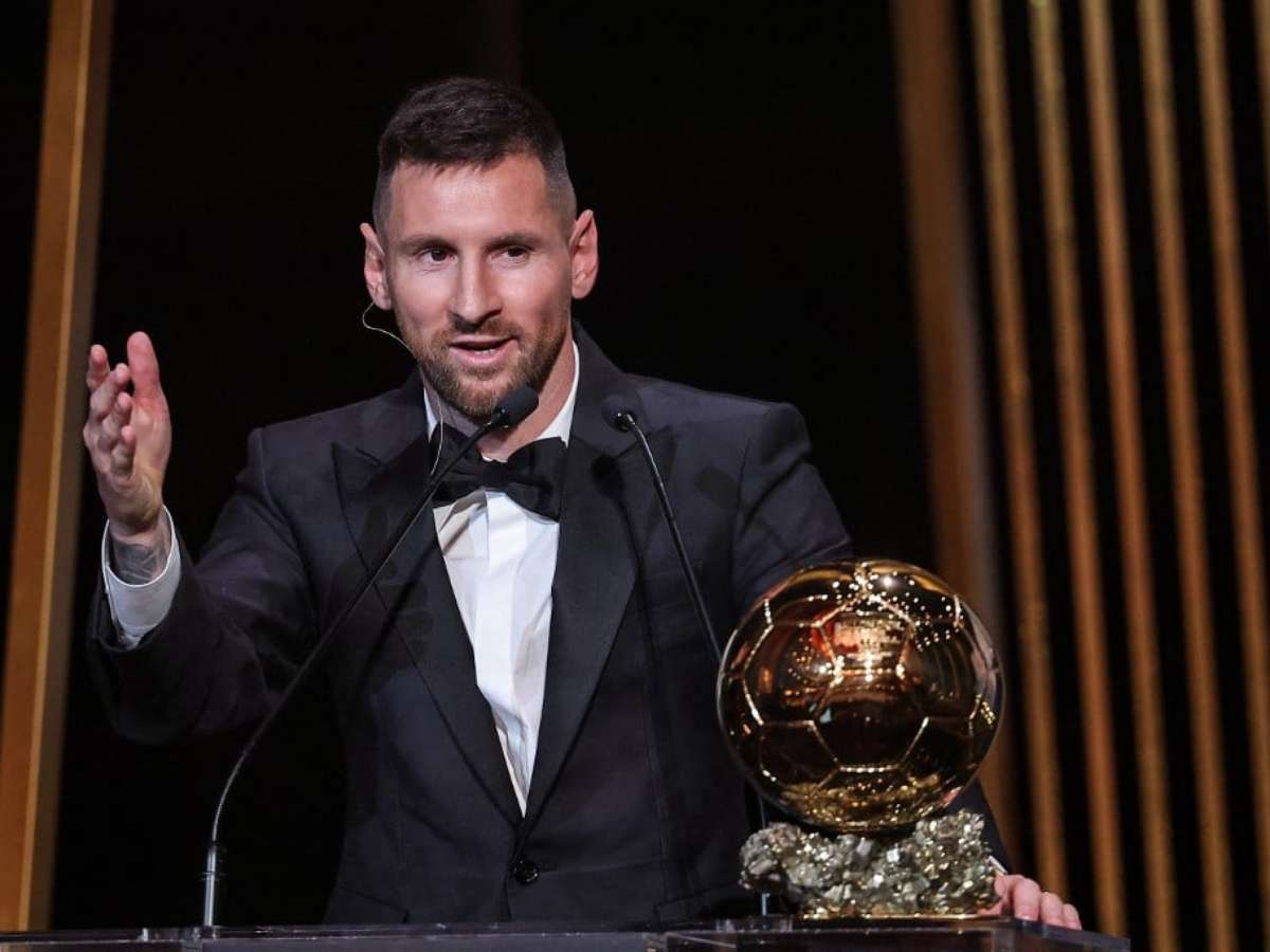 MESSI ES INFINITO ♾️ 🥇🇦🇷 Lionel Messi, 8 vezes melhor jogador do mundo,  treinando no melhor CT do Brasil! 🐓 Parabéns por mais um prêmio…