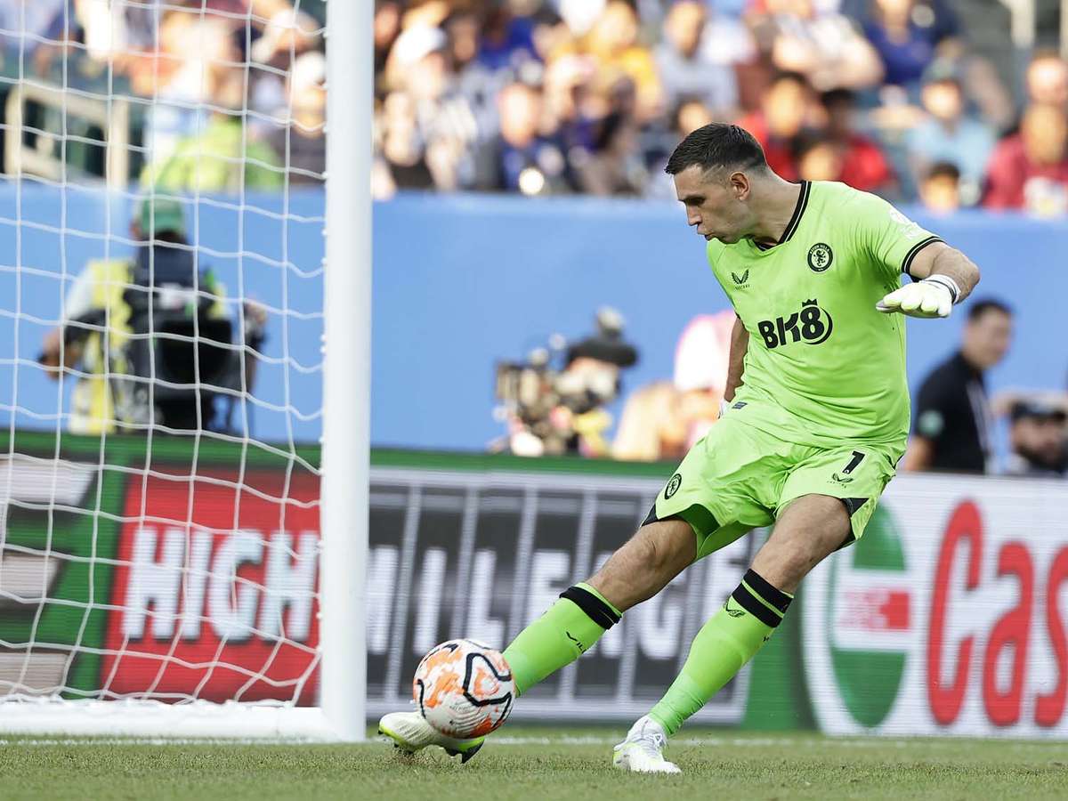 Bola de Ouro 2023: Emiliano Martínez ganha Troféu Yashin, de