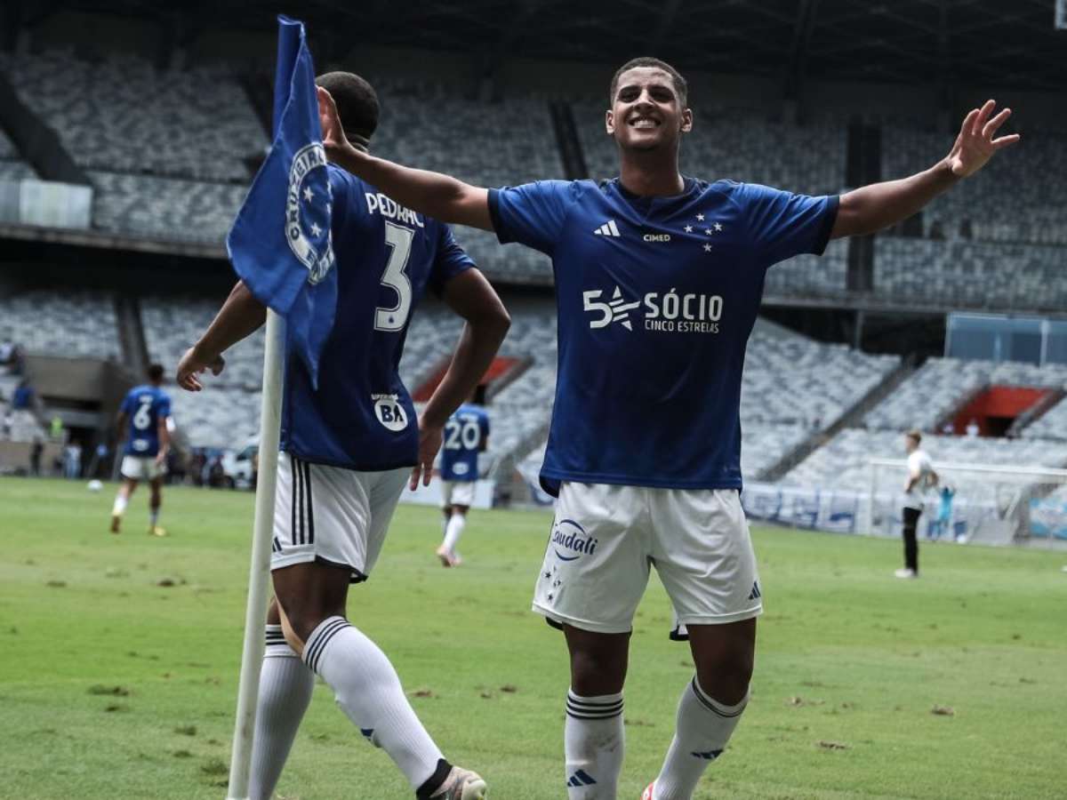 Cruzeiro estuda empréstimos de atacantes Wesley e Paulo Vitor