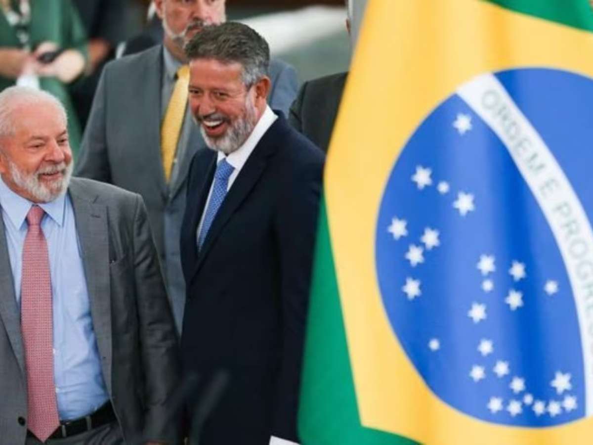 Lula recebe 15 vezes menos deputados e senadores que Bolsonaro no primeiro  ano de governo