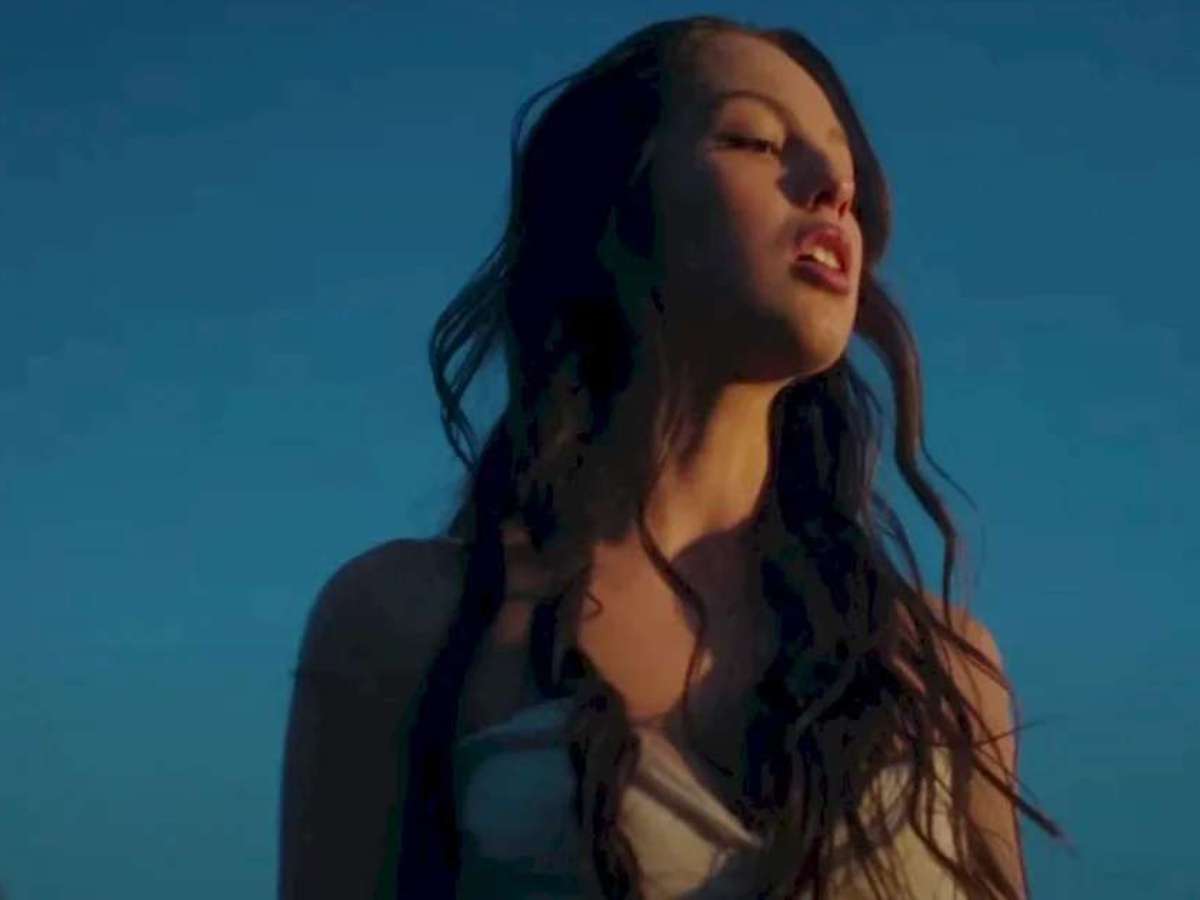 Olivia Rodrigo lança single de A Cantiga dos Pássaros e das Serpentes