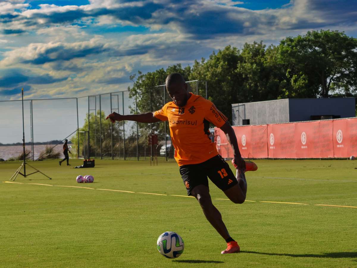 2022-10-13 Treino do Internacional no CT Parque Gigante. F…