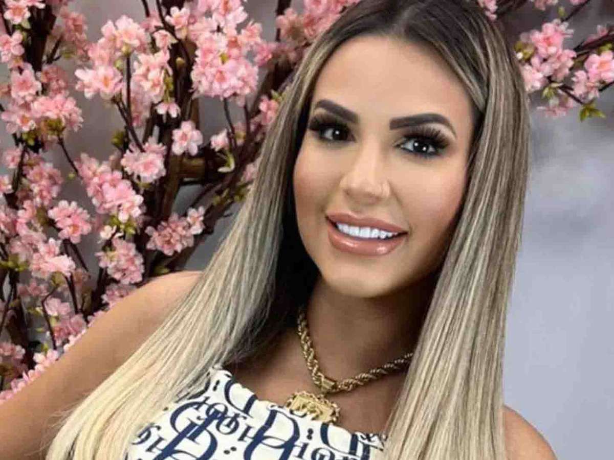 Deolane Bezerra e Fiuk são flagrados em clima de romance