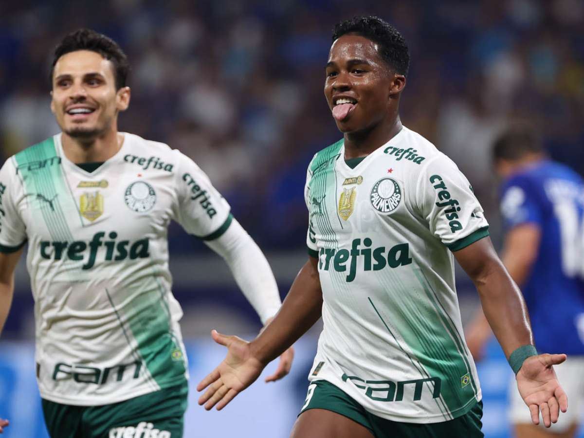 Atuesta marca pela primeira vez com a camisa do Palmeiras