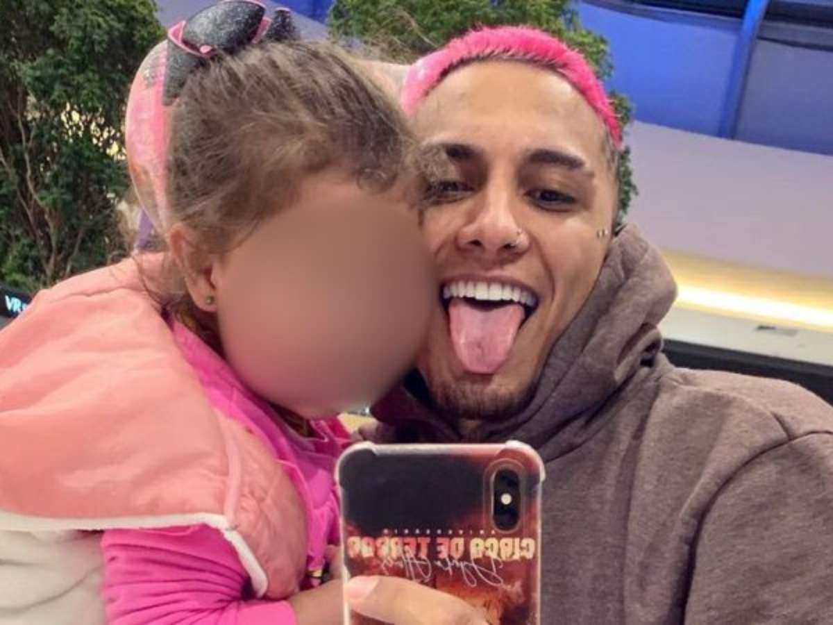 Filha de 8 anos de Dynho Alves recebe vídeo íntimo do cantor e mãe  desabafa: Podre