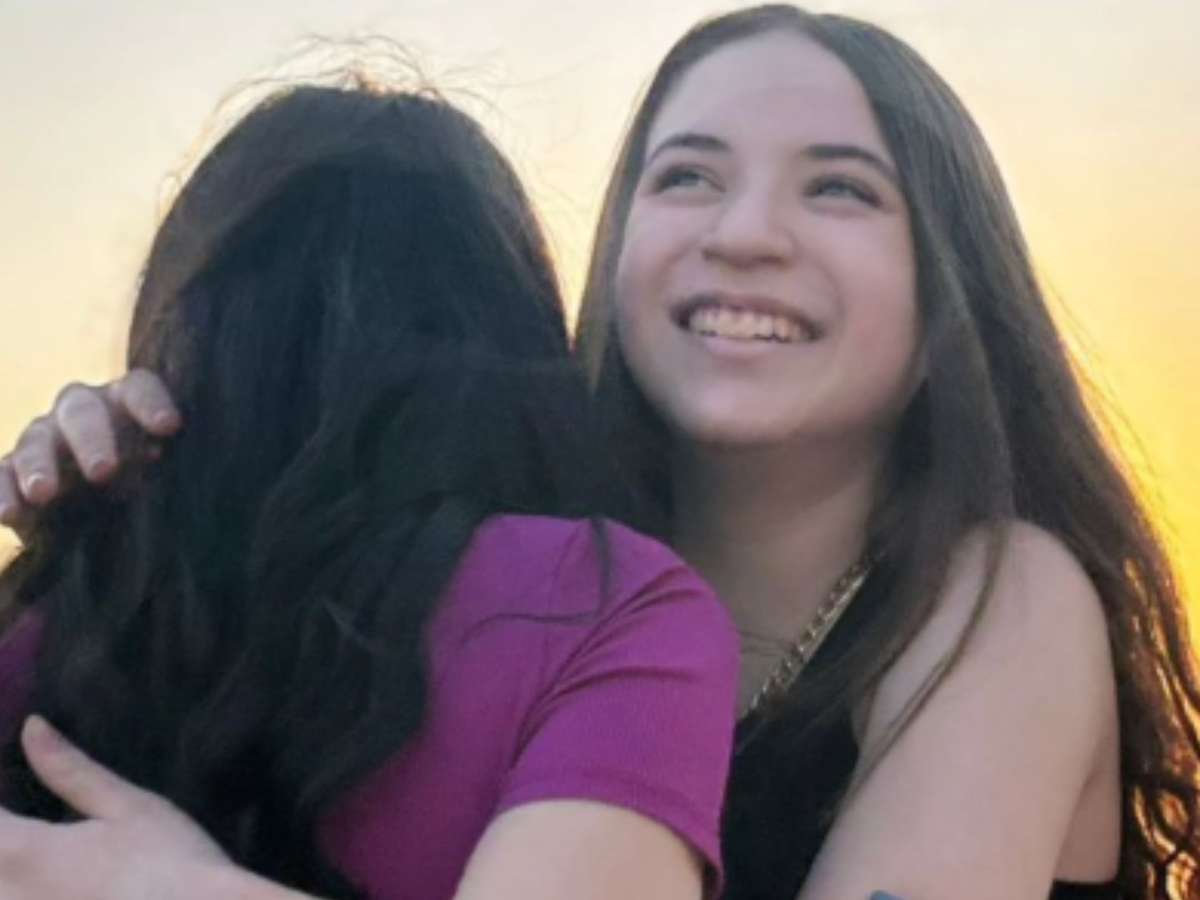 Aos prantos, mãe da menina de 14 anos que foi morta se pronuncia: 'Dor lancinante'