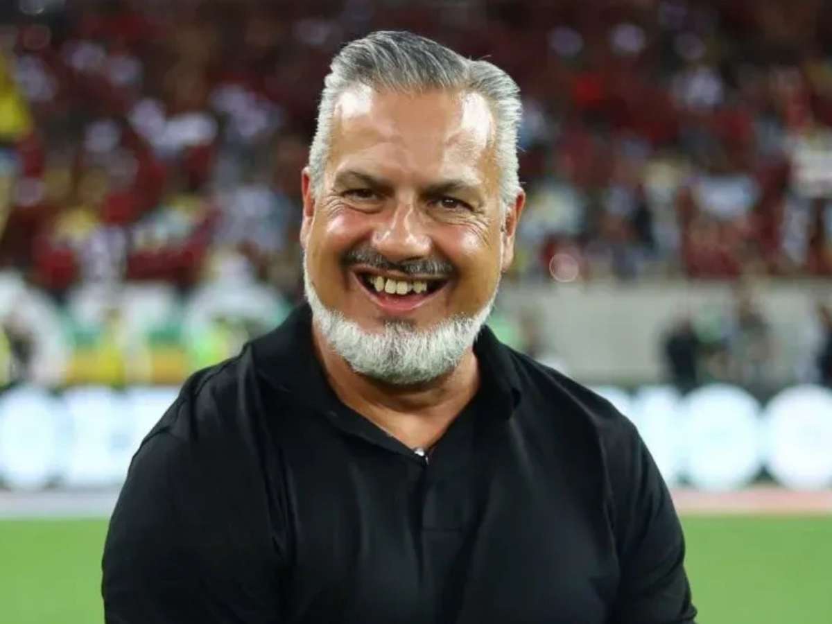 QUAL SUA OPINIÃO? Jornalista aponta erro de dirigente por crise no Flamengo