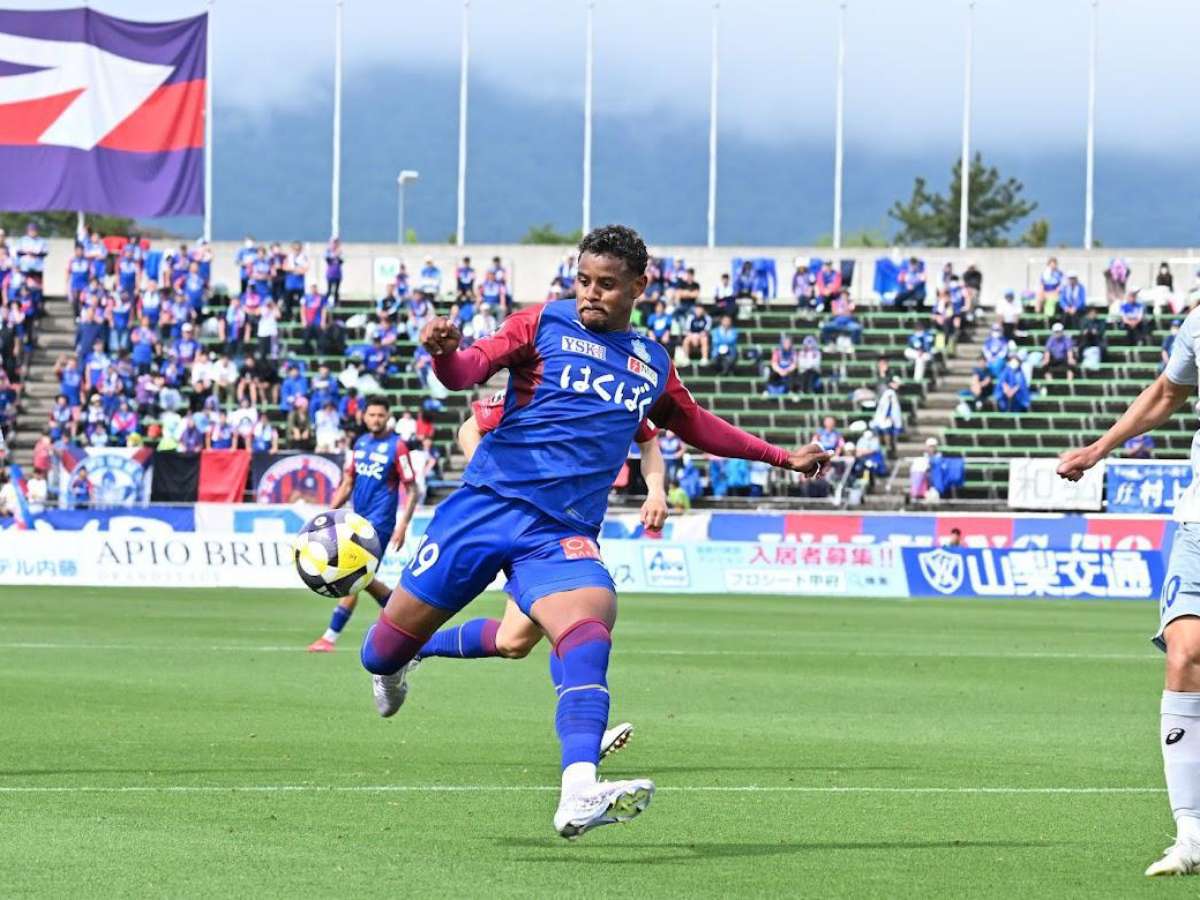 Neemias Benavenuto fala sobre adaptação ao futebol japonês e mira