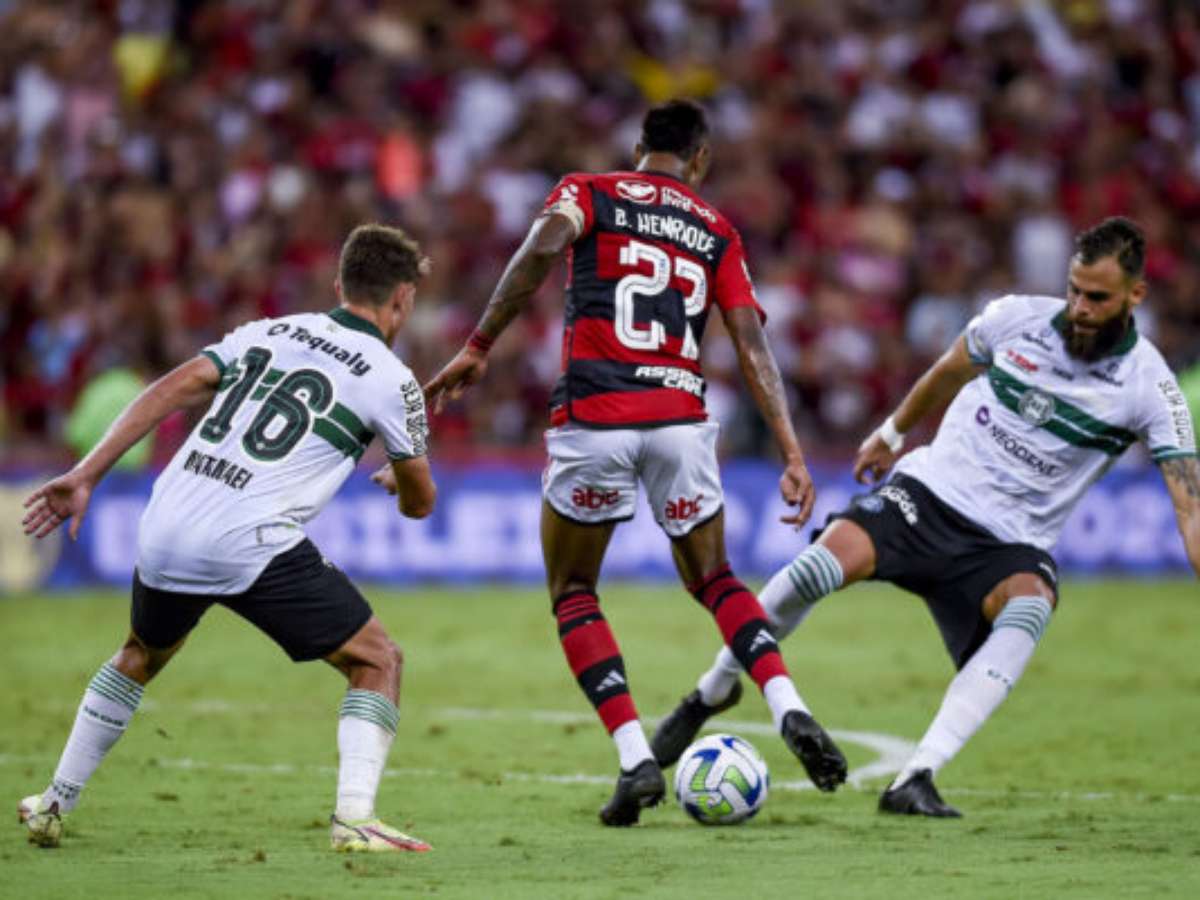 Flamengo defende longa invencibilidade contra o Coritiba no Rio