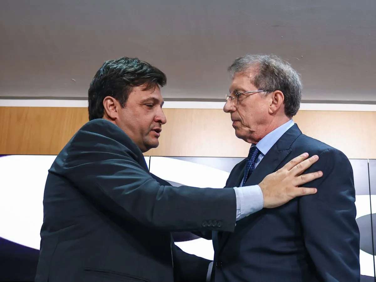 Grêmio tenta acordo com ex-treinadores para evitar ações judiciais; entenda