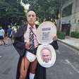 De fralda, homem se fantasia de Moraes e protesta contra STF: 'Suprema tribo'