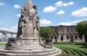 Jardim do Castillo de Chapultepec, no parque de mesmo nome. O edifício foi construído a mando do militar espanhol Bernardo de Gálvez