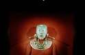 Nesta sala do museu estão expostas as peças encontradas na tumba de Kihnich Janaab Pakal, rei maia da cidade de Palenque, no sul do México. Era costume desse povo fazer oferendas funerárias aos deuses, e o soberano foi enterrado com uma máscara, braceletes e colares feitos de jade