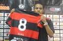 Fechando a lista, na décima posição, está o volante Elias. O Flamengo contratou o jogador, que estava no Sporting de Lisboa, por empréstimo de um ano, pagando 650 mil euros (R$ 1,8 milhão)