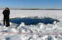 Autoridades informaram que o meteorito caiu em um lago congelado nas proximidades da cidade de Chebakul; a queda provocou um buraco de 6 metros