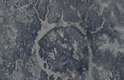 7) O asteroide que formou a segunda maior cratera no Canadá Há 215 milhões de anos, no período Triássico, um objeto com cerca de 5 quilômetros de diâmetro impactou a Terra e originou a Cratera de Manicouagan, a segunda maior do Canadá, com 100 quilômetros de diâmetro. Esta cratera de impacto formou o atual Lago Manicouagan, também conhecido como O olho de Quebec. Mesmo com a erosão, a Cratera de Manicouagan é uma das mais bem preservadas da Terra. Ela pode estar associada a um evento multi-impacto, que teria sido o responsável pela extinção de répteis no período Carniano.