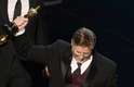 Bill Westenhofer recebe o Oscar de Melhor Efeito Especial por 'As Aventuras de Pi'