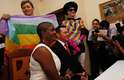 Cerimônia coletiva foi acompanhada por grupos de defesa dos direitos dos homossexuais