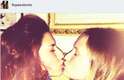 A atriz Fernanda Paes Leme divulgou no Instagram uma foto em que aparece beijando a também atriz Fernanda Rodrigues, em protesto contra a presença de Marco Feliciano na comissão: "#ChupaFeliciano Vc não me Representa!!!!" diz a jovem na rede social