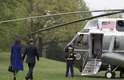 18 de abril - Barack Obama e Michelle Obama embarcam no helicóptero na Casa Branca rumo a Boston
