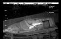 20 de abril - Imagem térmica divulgada pela divisão aérea da polícia de Massachusetts mostra o barco onde Dzhokhar Tsarnaev, suspeito dos ataques na maratona de Boston, se escondia