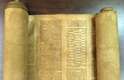 Pergaminho de pele de cordeiro pode ser o exemplar mais antigo da Torá conhecido.
