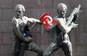 2 de junho - Monumento no centro de Ancara foi palco de manifestação pacífica de homem contrário a Erdogan