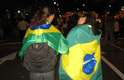 17 de junho - Muitas pessoas foram as ruas com bandeiras do Brasil