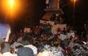 18 junho - Cerca de três mil pessoas aproveitavam a ausência da PM na praça Sete em BH para fazer festa com bandeiras e protestar