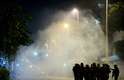20 de junho Protesto no Rio de Janeiro termina em confronto entre manifestantes e policiais. A PM jogou bombas de gás lacrimogêneo contra o grupo, que respondeu com pedras