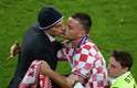 Querido na Croácia, o técnico Slaven Bilic ficou ainda mais famoso depois de não se incomodar com a invasão de um torcedor durante jogo de sua seleção em 2012: teve direito até a beijo na boca