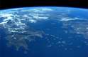 O mar Egeu, na bacia do mar Mediterrâneo, foi registrado do espaço pela astronauta americana Karen Nyberg: uma imensidão azul entre a Europa e a Ásia. Diversas das numerosas ilhas banhadas pelo mar são visíveis na imagem divulgada em 21 de agosto