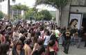 Rio de Janeiro - Candidatos chegam ao prédio da UFRJ para as provas do segundo dia do Exame Nacional do Ensino Médio (Enem). Serão 5h30 para resolver 90 questões e ainda escrever uma redação