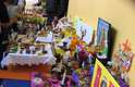 É possível comprar lembranças em uma feira montada durante as celebrações em Mixquic