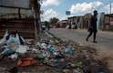 Lixo nas ruas de Alexandra: uma triste realidade que persiste por décadas na África do Sul