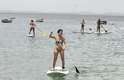 28 de dezembro - O stand up paddle também é atração nas praias de Salvador