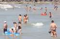 9 de fevereiro - Os termômetros marcaram 37°C na tarde deste domingo em Florianópolis e deixaram as praias lotadas