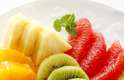 Frutas são sempre bem-vindas no café da manhã; uma sugestão é picá-las com antecedência