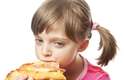 A ingestão diária de fast food, como a pizza, não oferece todos os nutrientes necessários ao organismo
