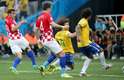 Jogadores da Seleção da Croácia comemoram o primeiro gol da partida contra o Brasil na estreia da Copa do Mundo