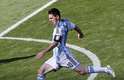 Messi chega ao gol iraniano, mas não finaliza com sucesso