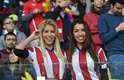 Paraguaias dão um toque especial nas arquibancadas do estádio