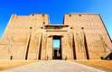 Entre os templos visitados na viagem está o de Hórus, em Edfu