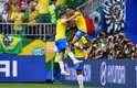 Neymar, Paulinho e Coutinho comemoram primeiro gol brasileiro contra o México