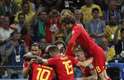 Jogadores belgas comemoram o gol contra de Fernandinho em Kazan: 1 a 0 para a Bélgica