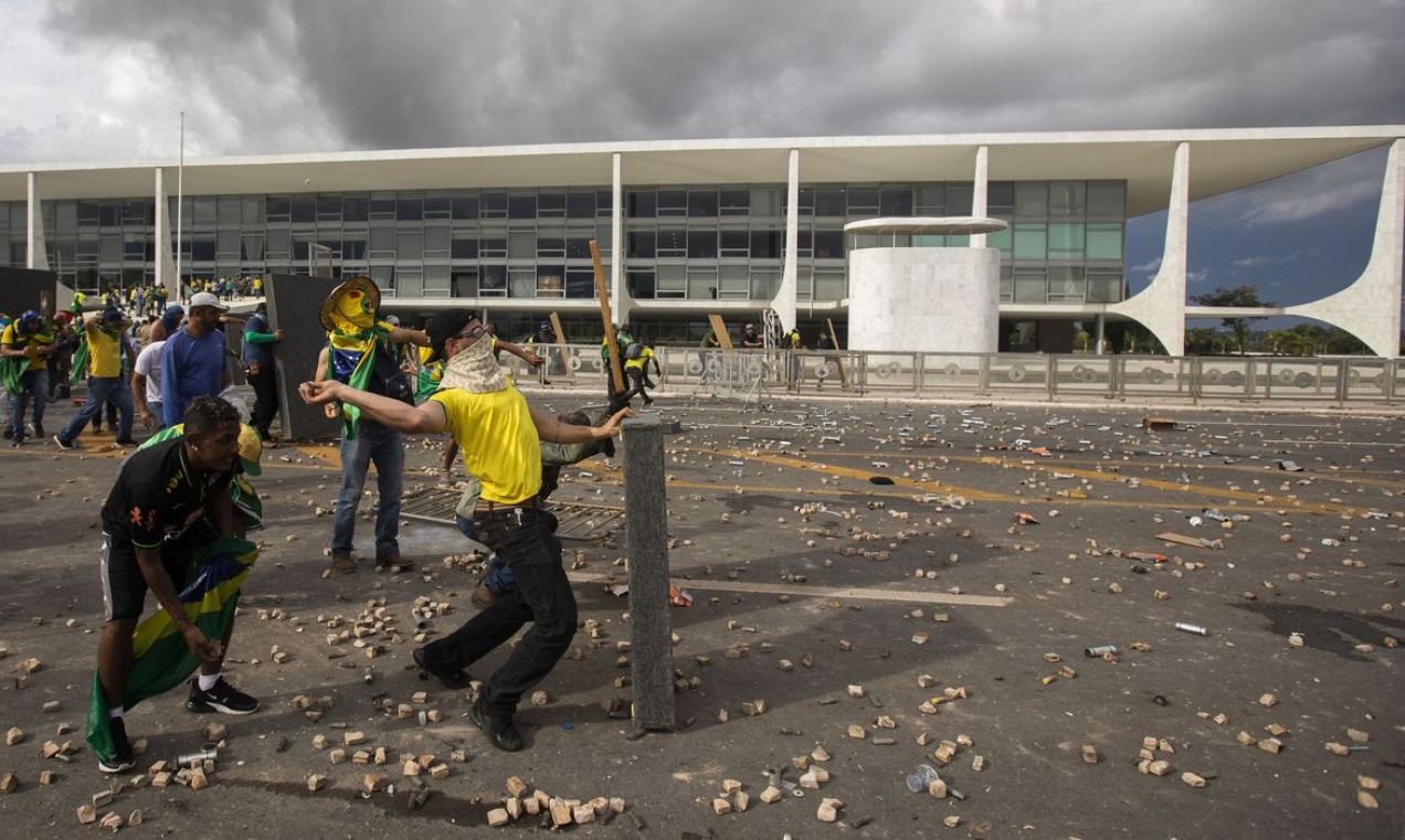 8 de janeiro acendeu alerta em instituições, diz especialista