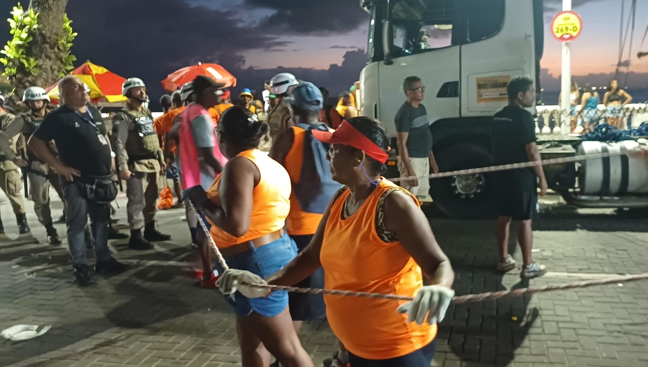 Jaciara Felipe, de 62 anos, voltou a trabalhar nas cordas após cinco anos para pagar despesas básicas