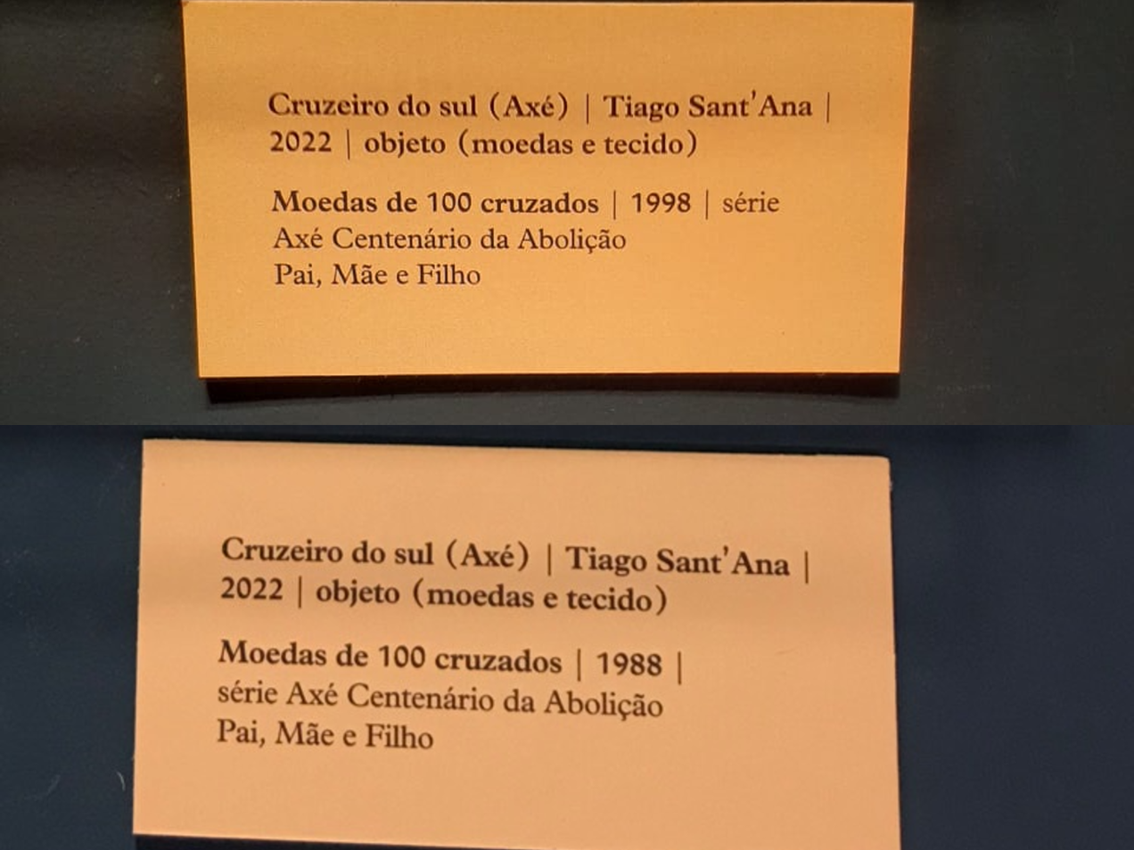 Placa em exposição no CCBB do Rio com erro (acima) e posteriormente corrigido (abaixo)