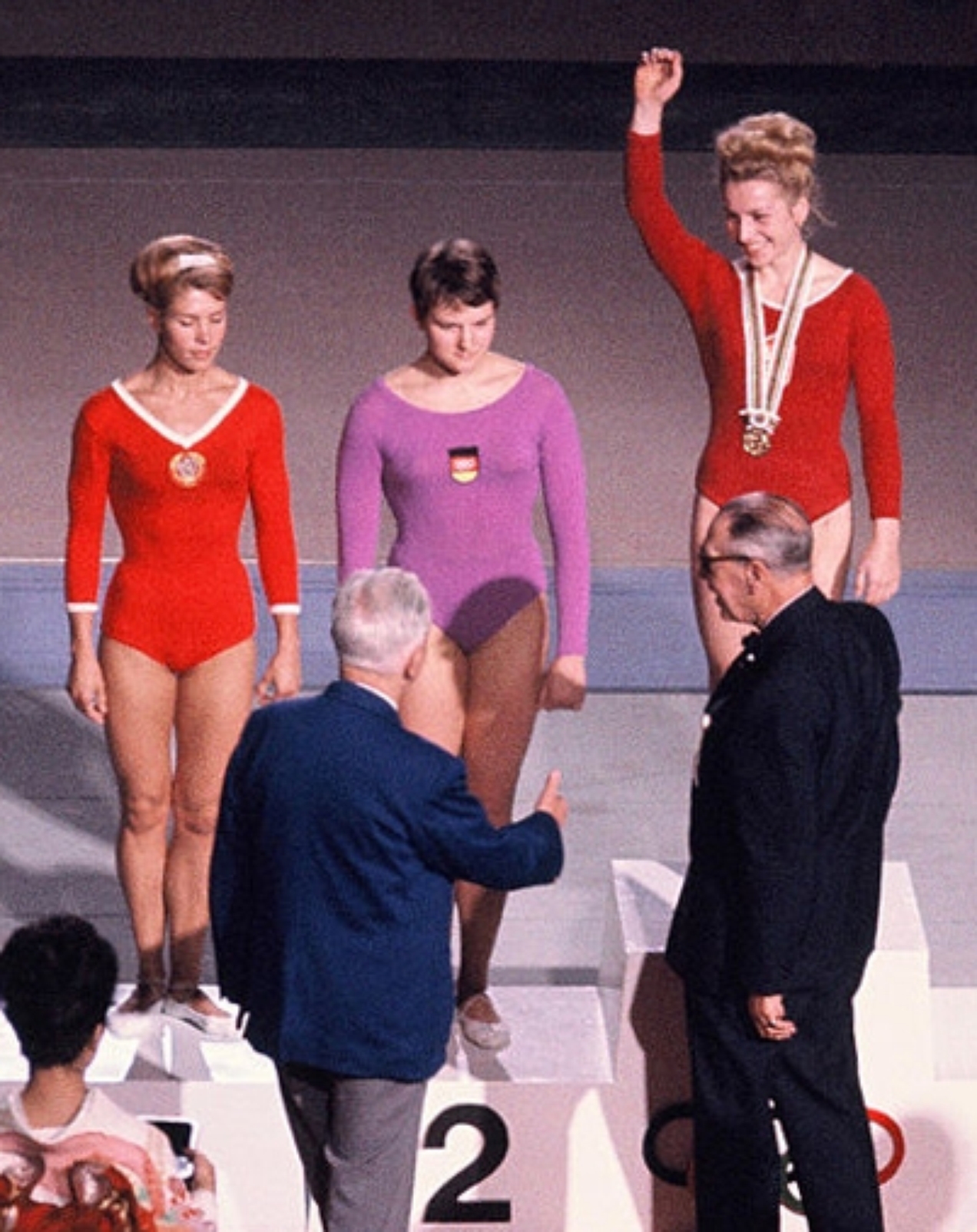 Nos Jogos Olímpicos de Tóquio, em 1964, ganhou suas duas últimas medalhas de ouro olímpicas, além de mais duas de bronze