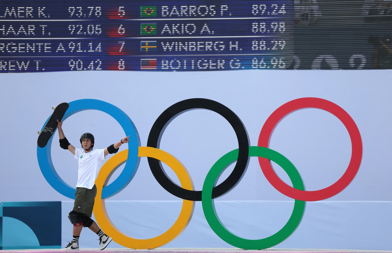 Luigi Cini compete no skate park